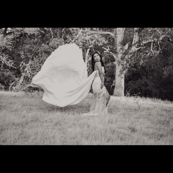 Dress gold specks with cape attachment. - Picture 4 of 4